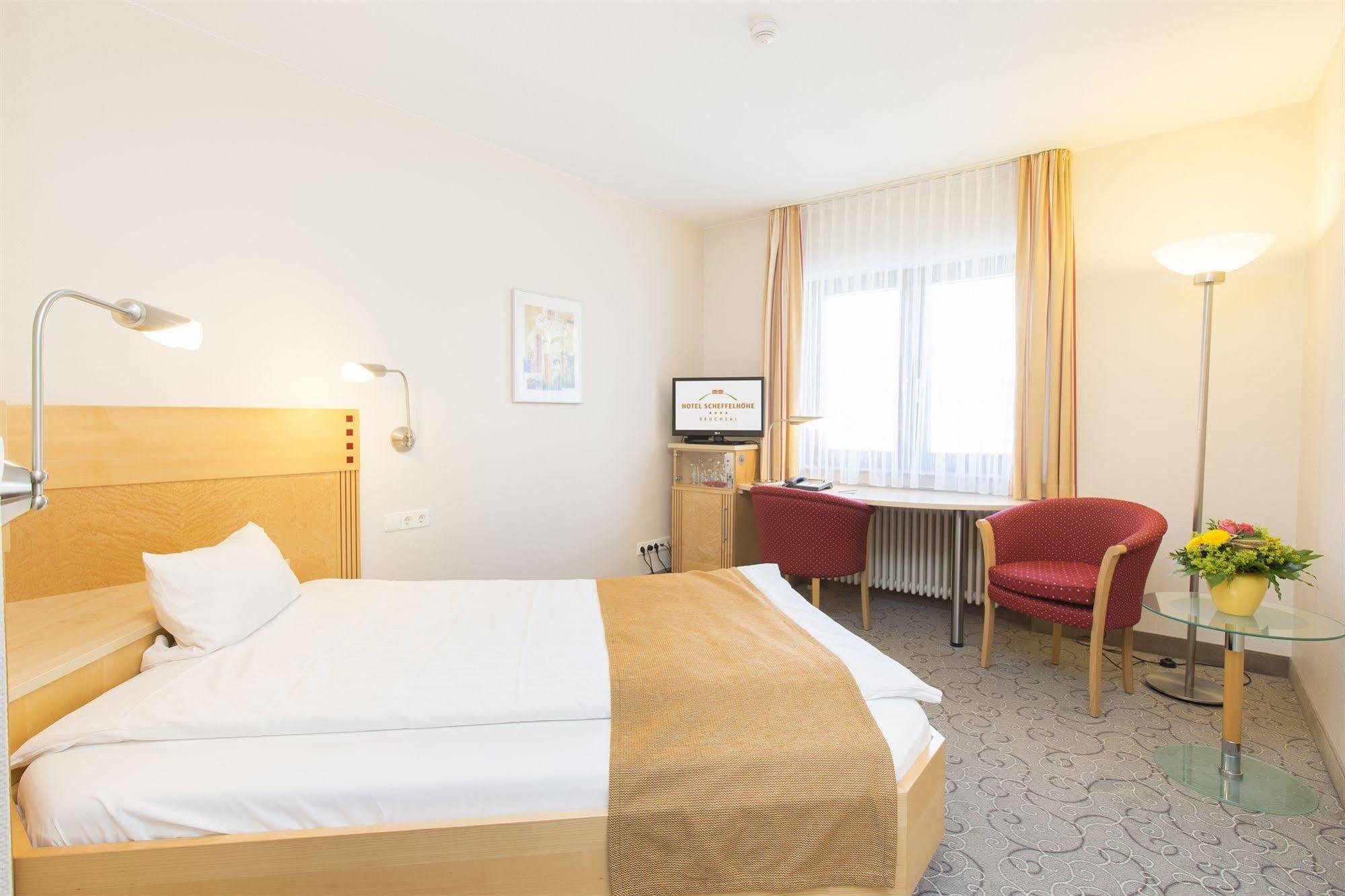 Hotel Scheffelhoehe Bruchsal Exterior photo